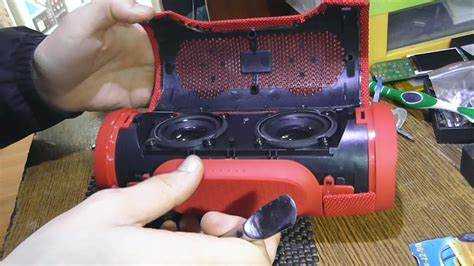 Как получить доступ к аккумулятору и безопасно его извлечь