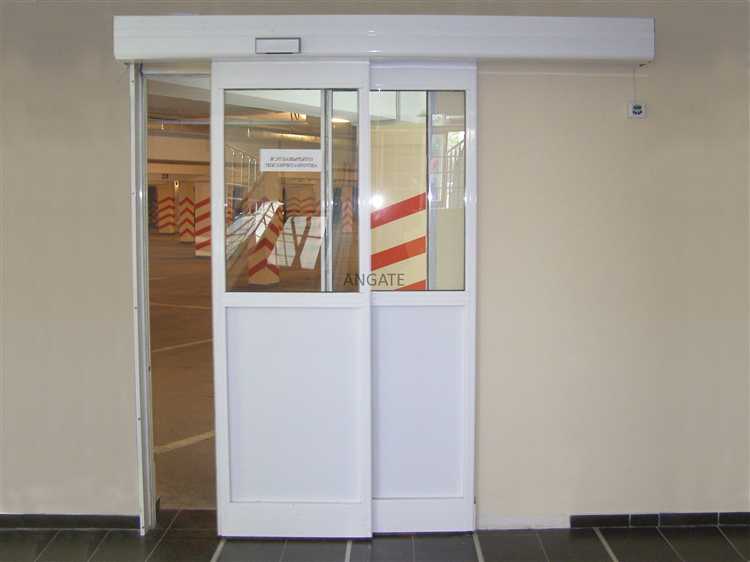 Использование таймера или датчика света для управления