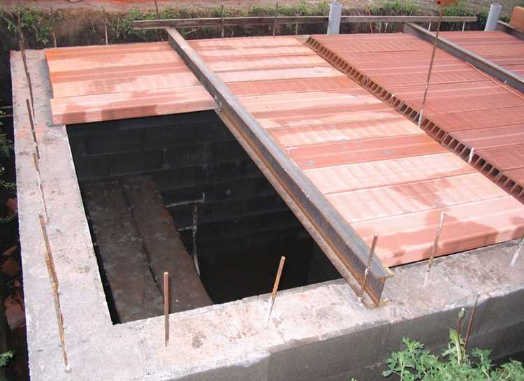 Заливка бетона в форму