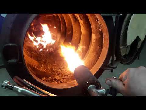 Сборка топливного бака и системы подачи масла