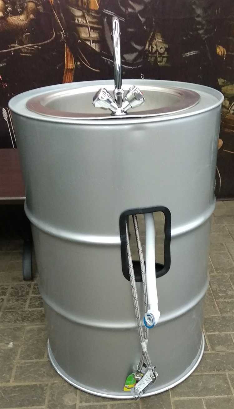 Установка крана и системы водоснабжения для дачного умывальника