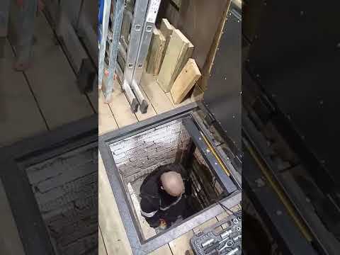 Установка подъемного механизма и электропривода