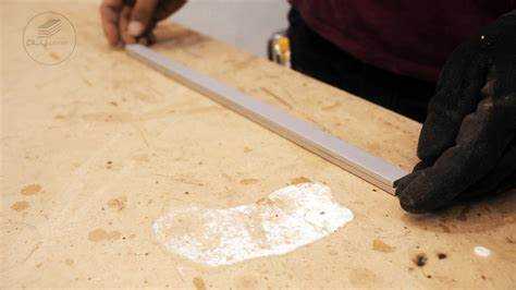 Выбор материалов для направляющей лобзика