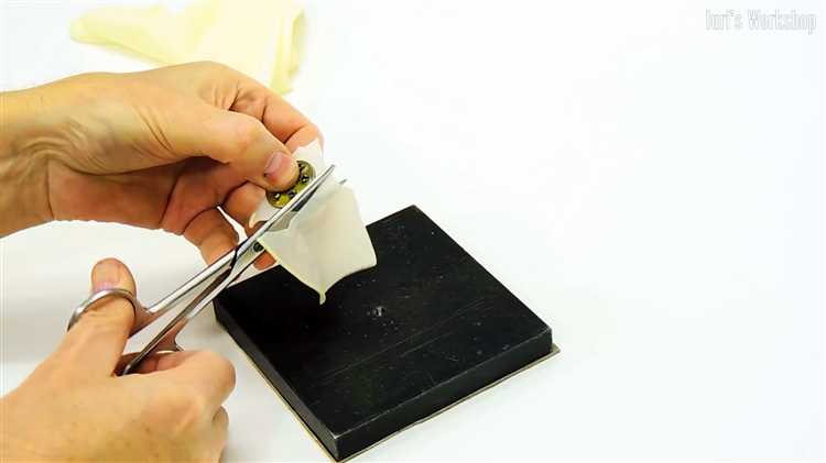 Шаги по сборке и склеиванию частей респиратора