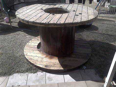 Как сделать стол из катушки от кабеля своими руками