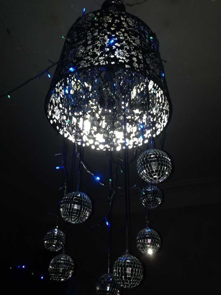 Советы по уходу за люстрой с искусственной травой