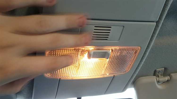 Поиск главного выключателя при входе в номер