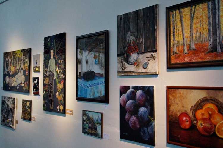 Советы по оформлению композиции из нескольких картин