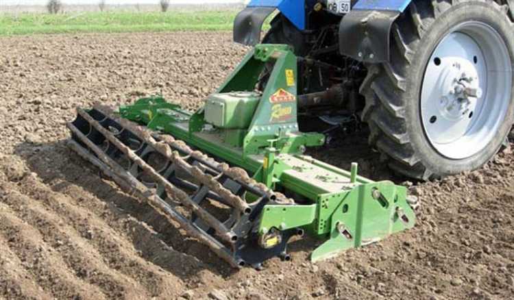 Контроль уровня и проверка ровности участка в процессе работы