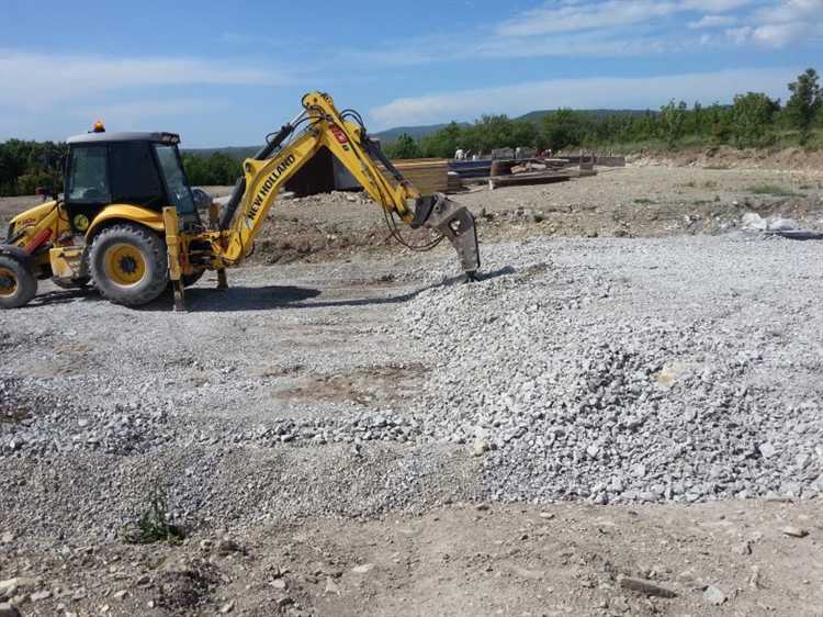 Как выровнять участок на даче трактором