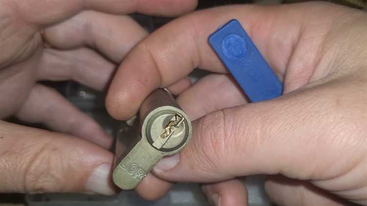 Пошаговая инструкция по извлечению металлического контакта