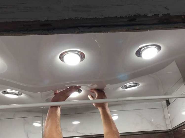 Как заделать дырку в натяжном потолке