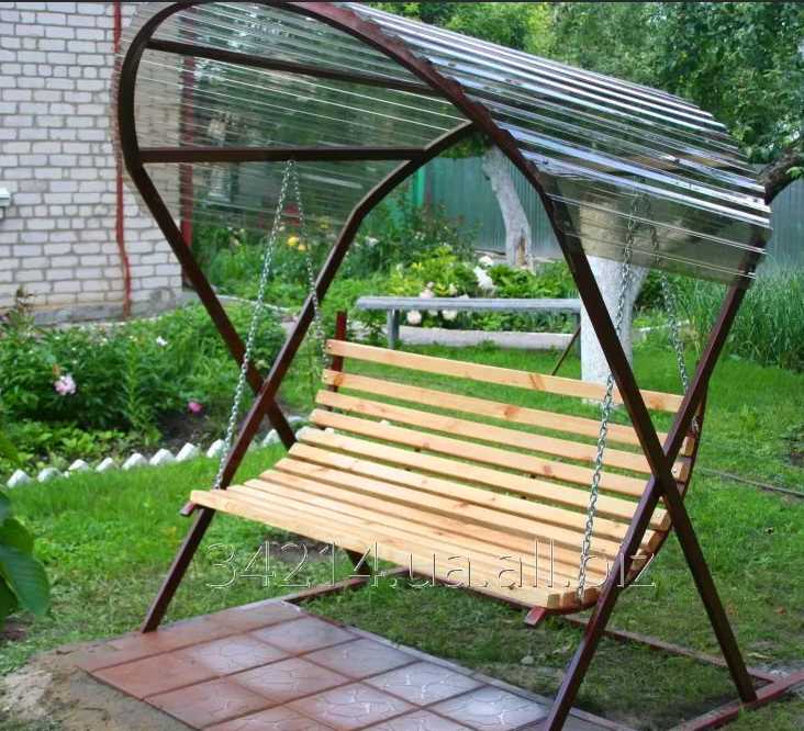 Как обеспечить устойчивость качелей в условиях ветра и дождя