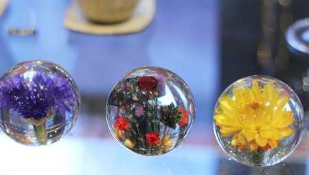 Использование вакуумной камеры и дегазация смолы