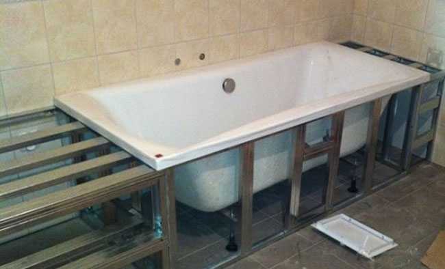 Как закрыть пену декоративным элементом или герметиком