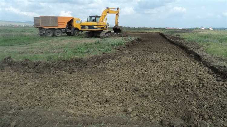 Техника для работы в ограниченных пространствах: что выбрать для снятия грунта?