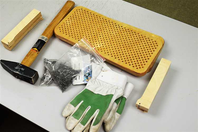 Рекомендации по инструментам для точного вхождения гвоздя в доску