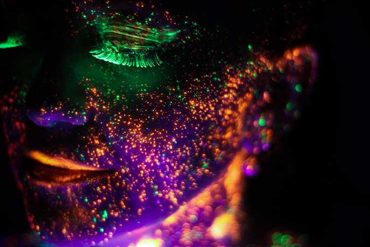 Почему неон светится в темноте Почему неон светится в темноте