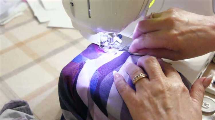 Как подобрать подкладку для укрепления горловины на кофте