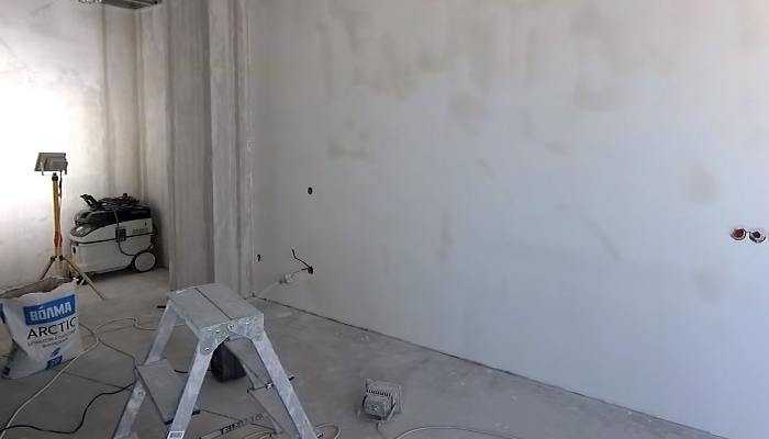 Ошибки, которые могут возникнуть при укладке плитки на влажную штукатурку