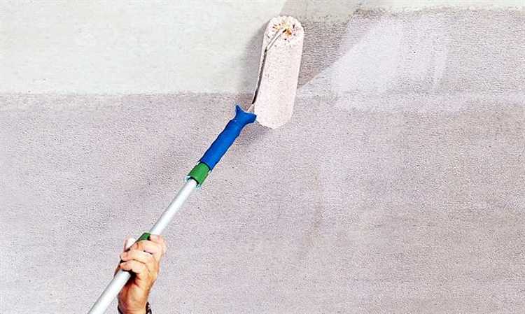 Чем грунтовать крашеные стены перед штукатуркой