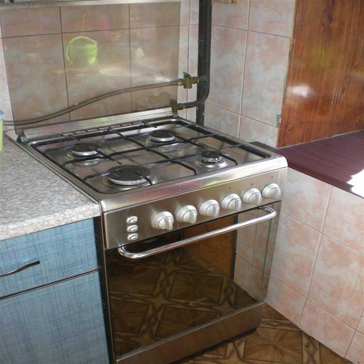 Особенности укладки керамической плитки за газовой плитой
