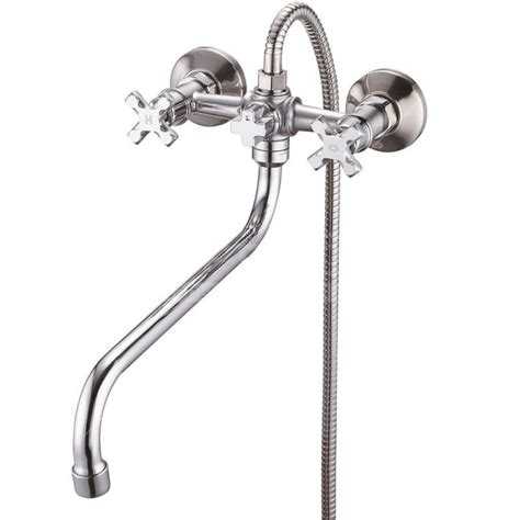 Ассортимент смесителей в строительных гипермаркетах города