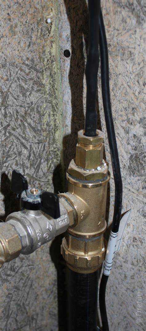 Совместимость кабеля с материалом канализационной трубы