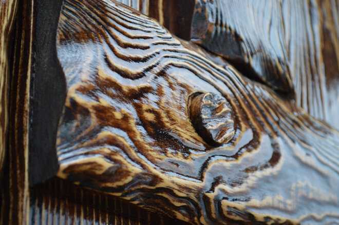 Инструменты для нанесения морилки: кисть, губка, распылитель