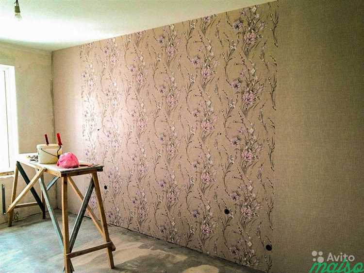 Как избежать видимых швов при наклеивании обоев разных фактур