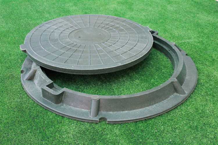 Подготовка инструментов для снятия пластикового люка