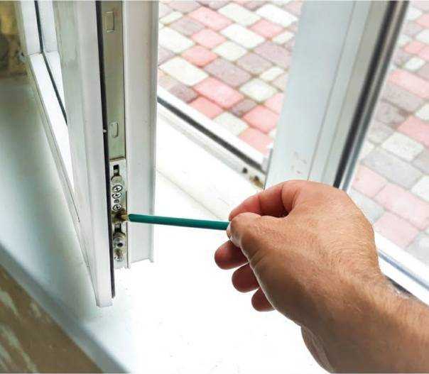 Как отрегулировать пластиковые окна самостоятельно плохо закрывается Как отрегулировать пластиковые окна самостоятельно плохо закрывается