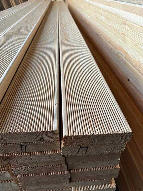 Подготовка поверхности террасной доски перед шлифовкой