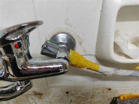 Какие инструменты понадобятся для замены кран-буксы