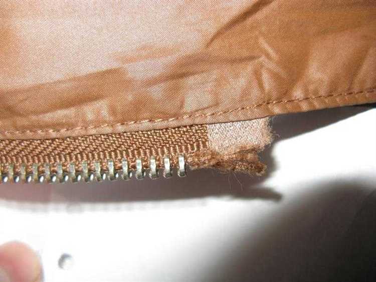 Чем смазать молнию, чтобы она снова начала работать