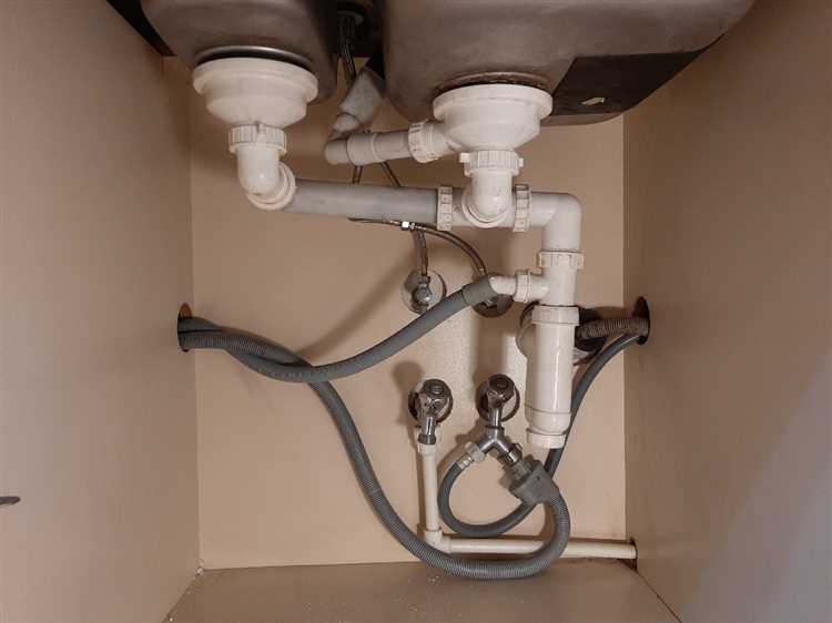 Как собрать сифон и проверить герметичность соединений