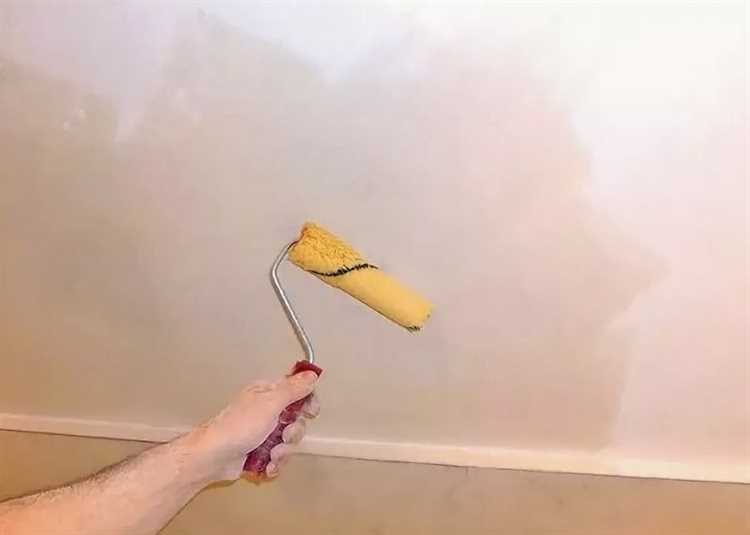 Чем и как смыть известковую побелку с потолка