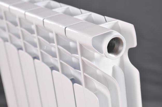 Монтаж кронштейнов и разметка под радиатор