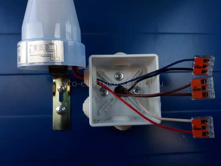 Как подключить фотореле к прожектору