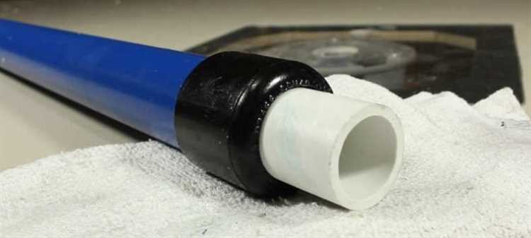 Как подключить пнд трубу к металлической трубе