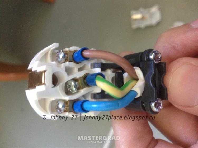 Пошаговое подключение проводов к контактам вилки