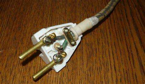 Как подключить вилку к проводу Как подключить вилку к проводу