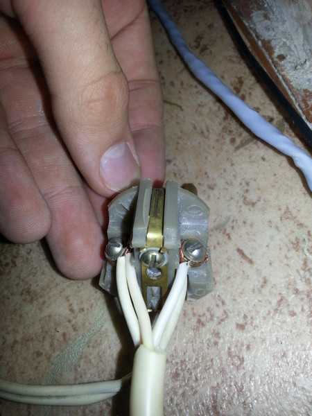 Как определить фазу, ноль и заземление в проводке