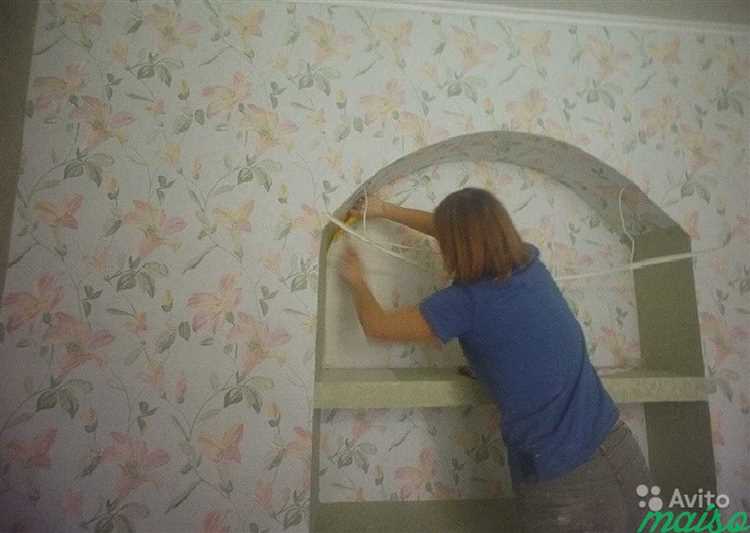 Пошаговое нанесение клея на изогнутые участки