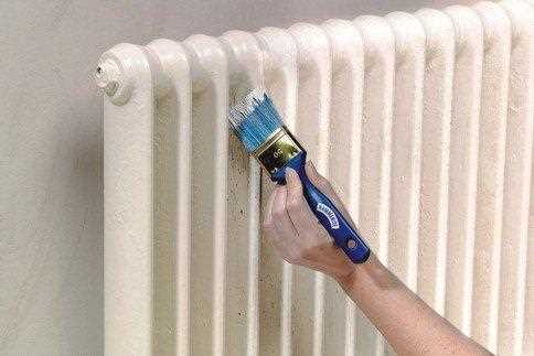 Подготовка поверхности стены за радиатором к покраске