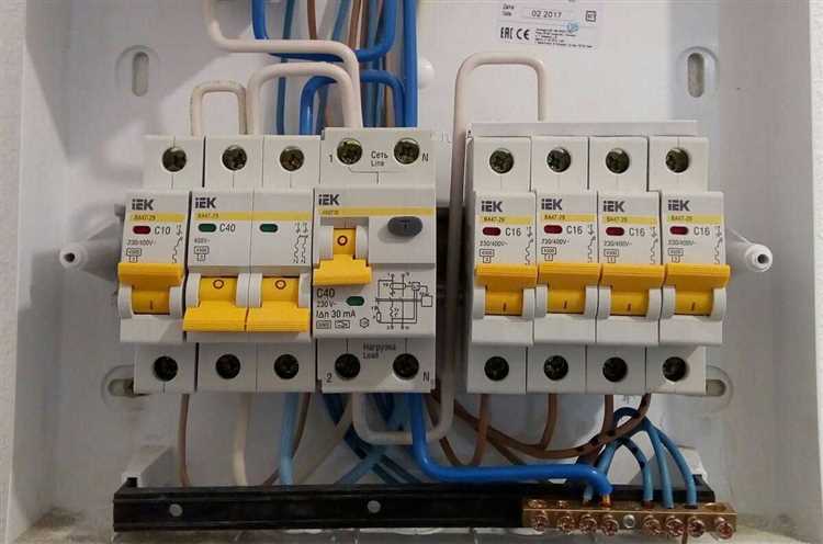 Установка нового автомата и проверка его фиксации в щитке