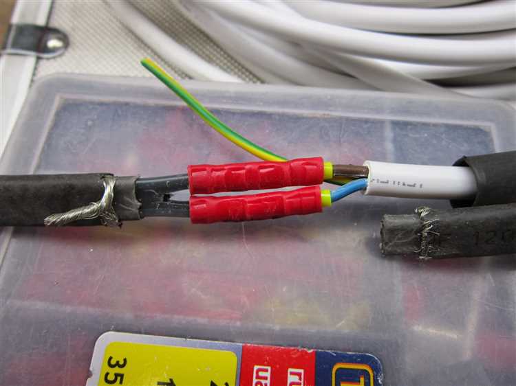 Подготовка греющего кабеля к подключению: зачистка и отделение жил