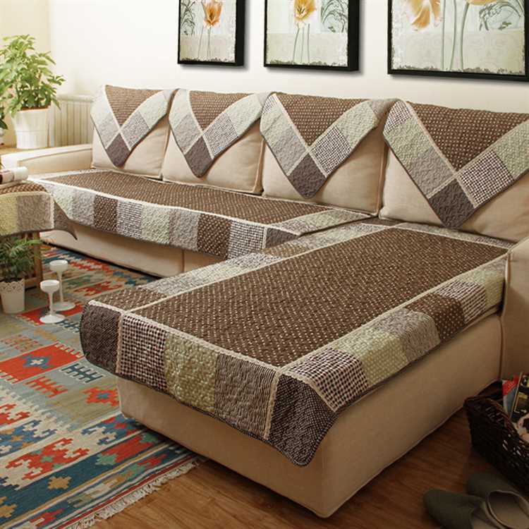 Подготовка дивана и кресла перед укладкой пледа