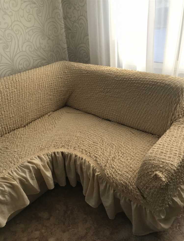 Как постелить плед на диван и кресло