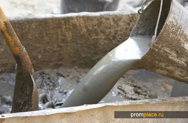 Подготовка и просеивание песка для бетонного раствора